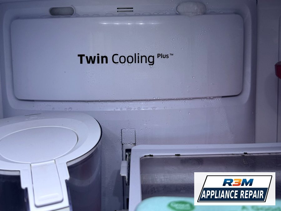 Frost building up on the Twin Cooling panel inside a Samsung refrigerator